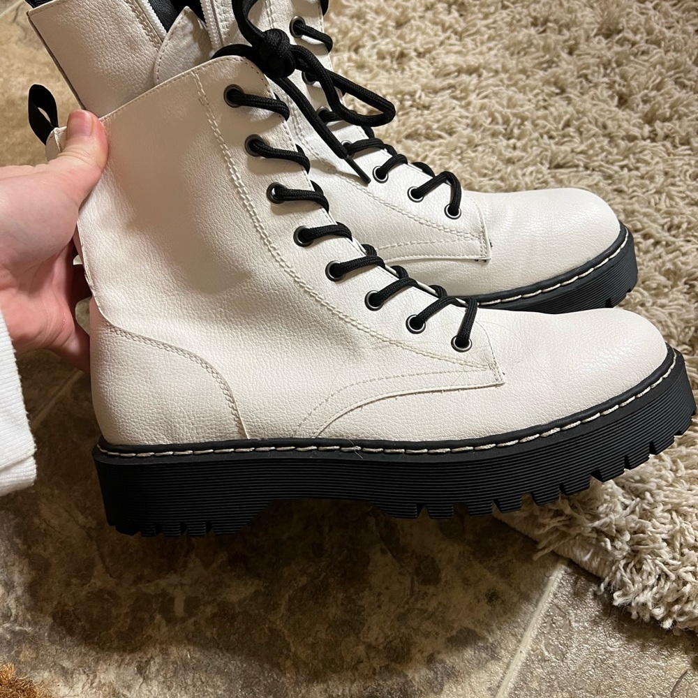 Combat boots